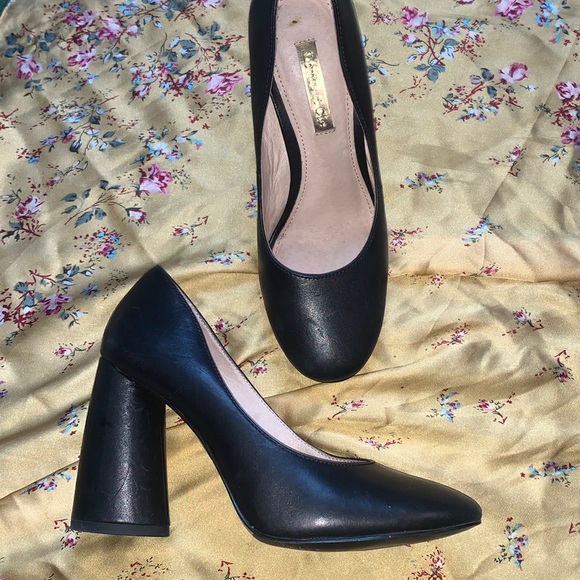 Louise et Cie heels, near perfect, cool black heel. Sz 4.5 - Picture 1 of 6